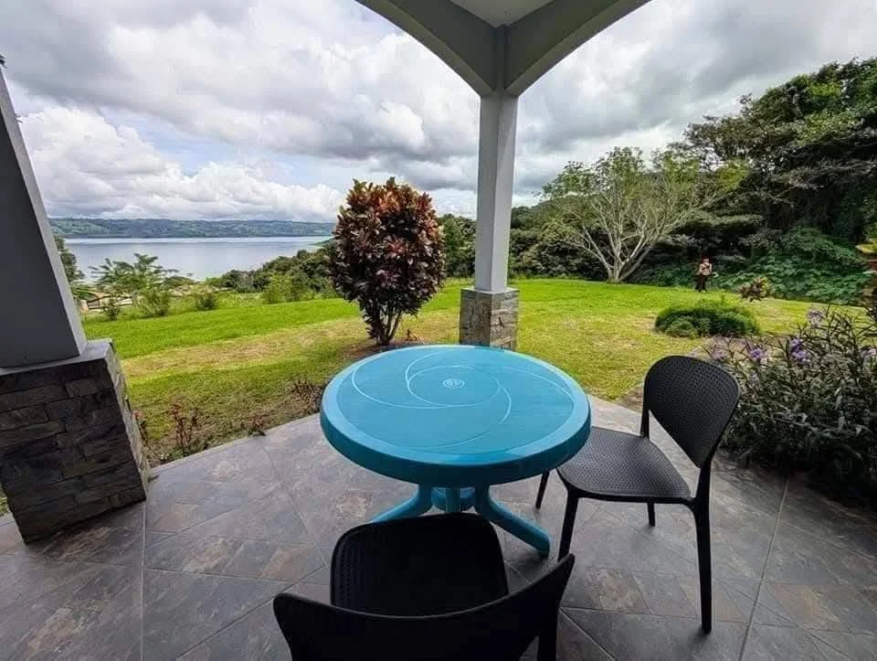 Beautiful Home with Views of Lake Arenal & Volcano photo 3