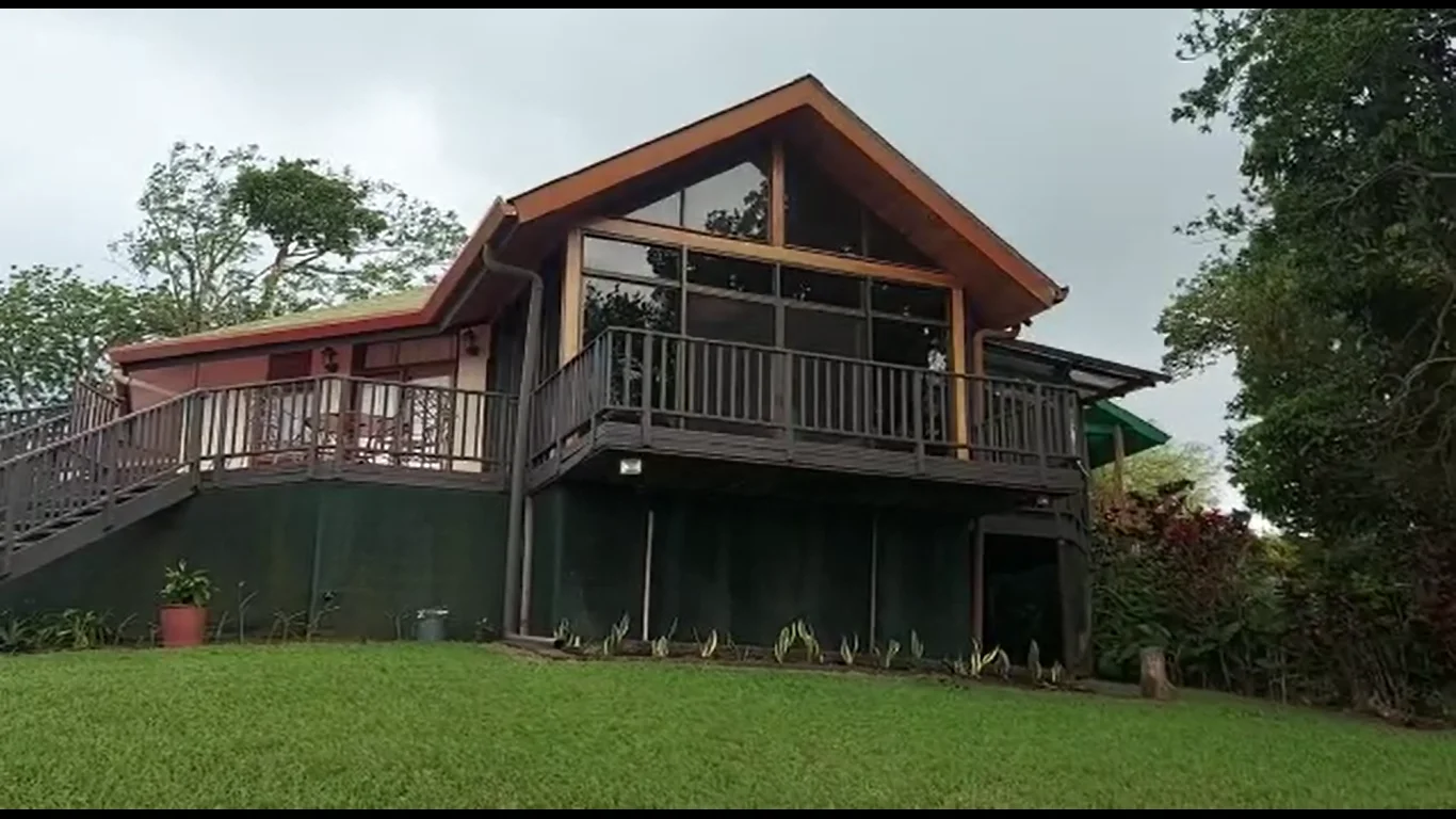 Beautiful Furnished 3BD/4BA Lake View Home with Pool +Guest House photo 1