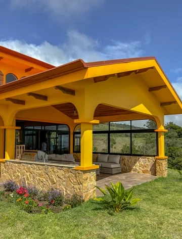 3 Bedrooms 3 Bathrooms Spanish Style Main House+Guest House photo 2