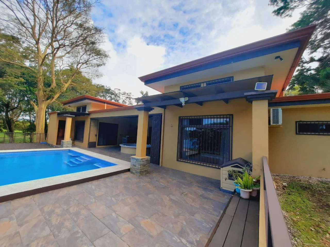 Lakefront Home with Pool, Guest House & Direct Access to Lake Arenal photo 4
