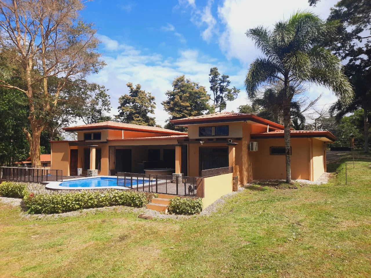 Lakefront Home with Pool, Guest House & Direct Access to Lake Arenal photo 2