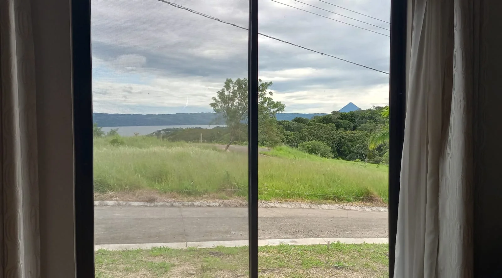 Beautiful 2BD 1BA Home with Lake and Volcano View in Tilaran photo 5