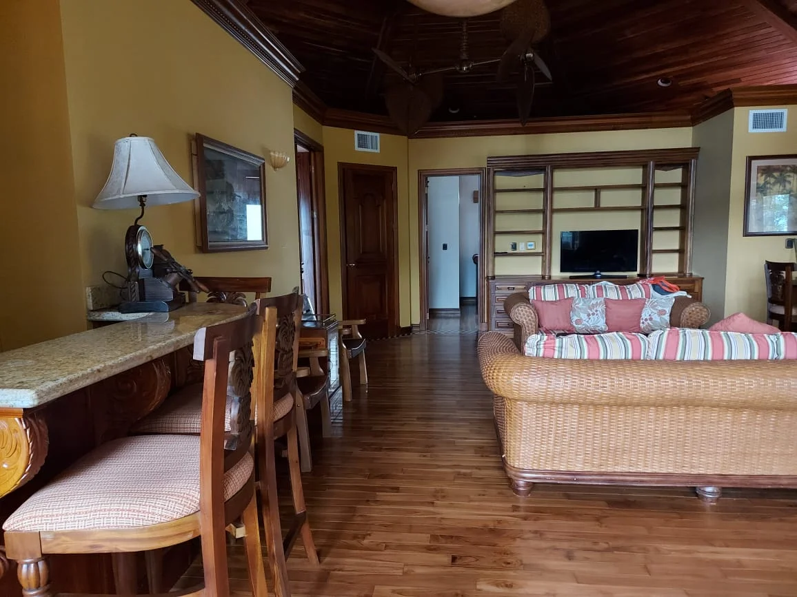 Beautiful Furnished 3BD/4BA Lake View Home with Pool +Guest House photo 4
