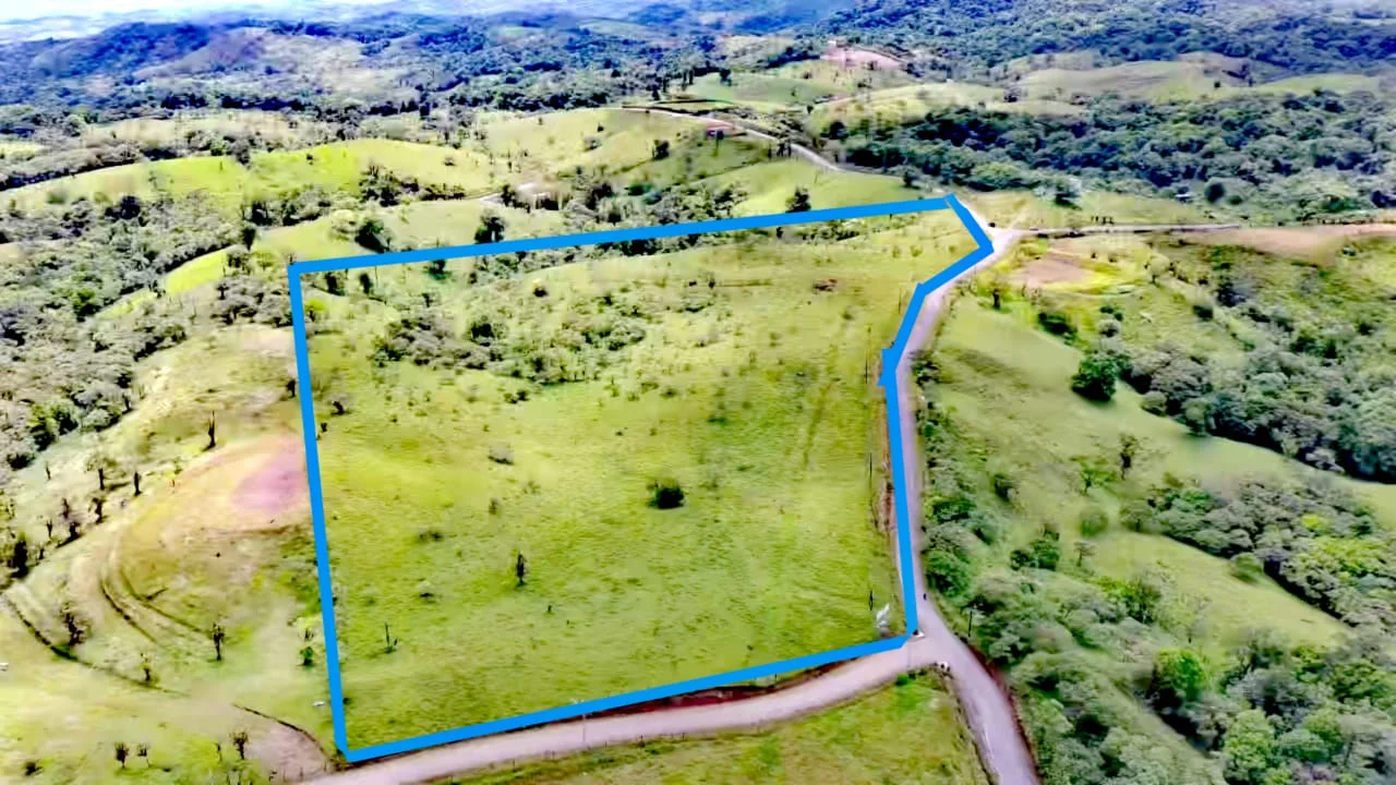 14.64-Acre Lake, Volcano & Mountain View Property with Well – Arenal Region photo 4