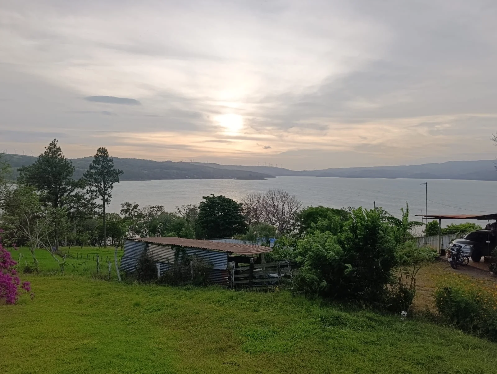Exclusive Lakefront Property in Península 1 – Tronadora – 10,347 m² of Natural Beauty photo 1