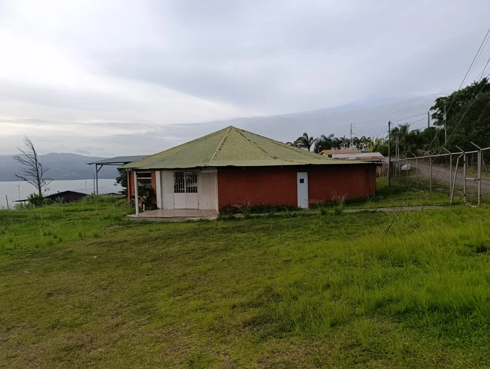 Exclusive Lakefront Property in Península 1 – Tronadora – 10,347 m² of Natural Beauty photo 4