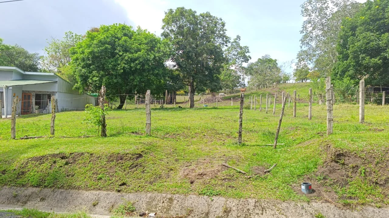 Prime Flat Lot in Barrio La Esperanza, Tronadora – 830 m² Ready to Build photo 1