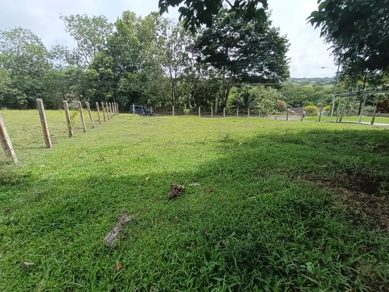 Prime Flat Lot in Barrio La Esperanza, Tronadora – 830 m² Ready to Build photo 2