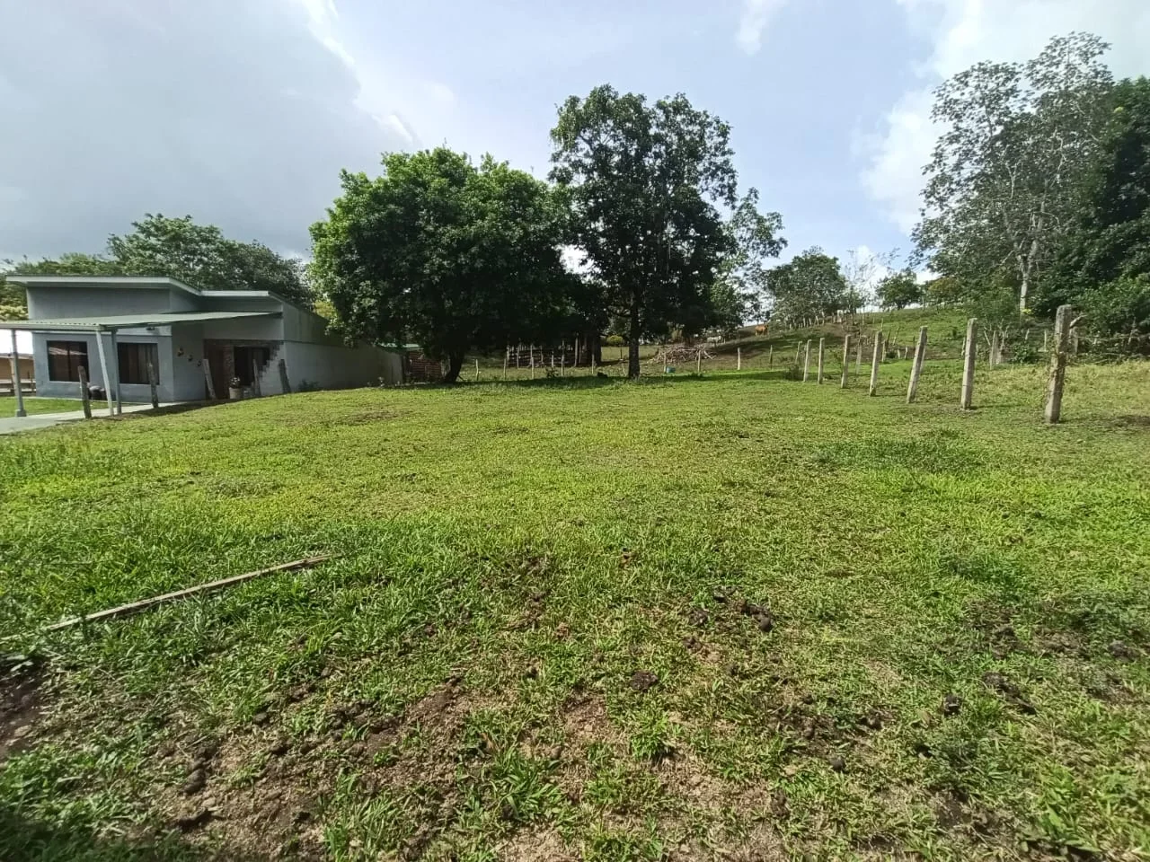 Prime Flat Lot in Barrio La Esperanza, Tronadora – 830 m² Ready to Build  photo 3