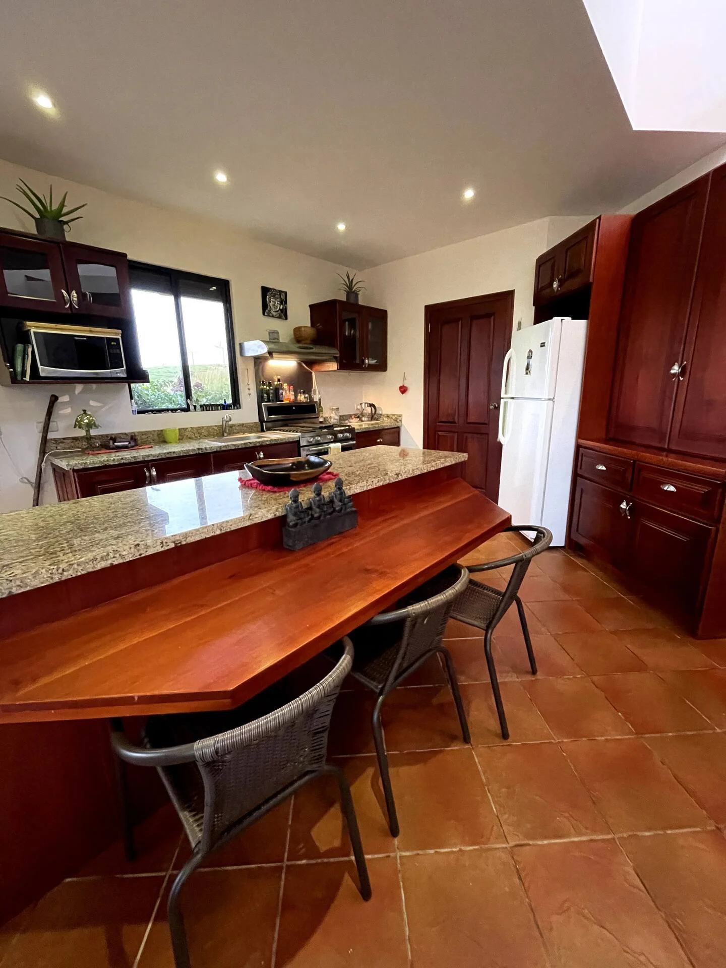 Private & Furnished 2BD/1BA Lake View Home on 1.27 Acres photo 8