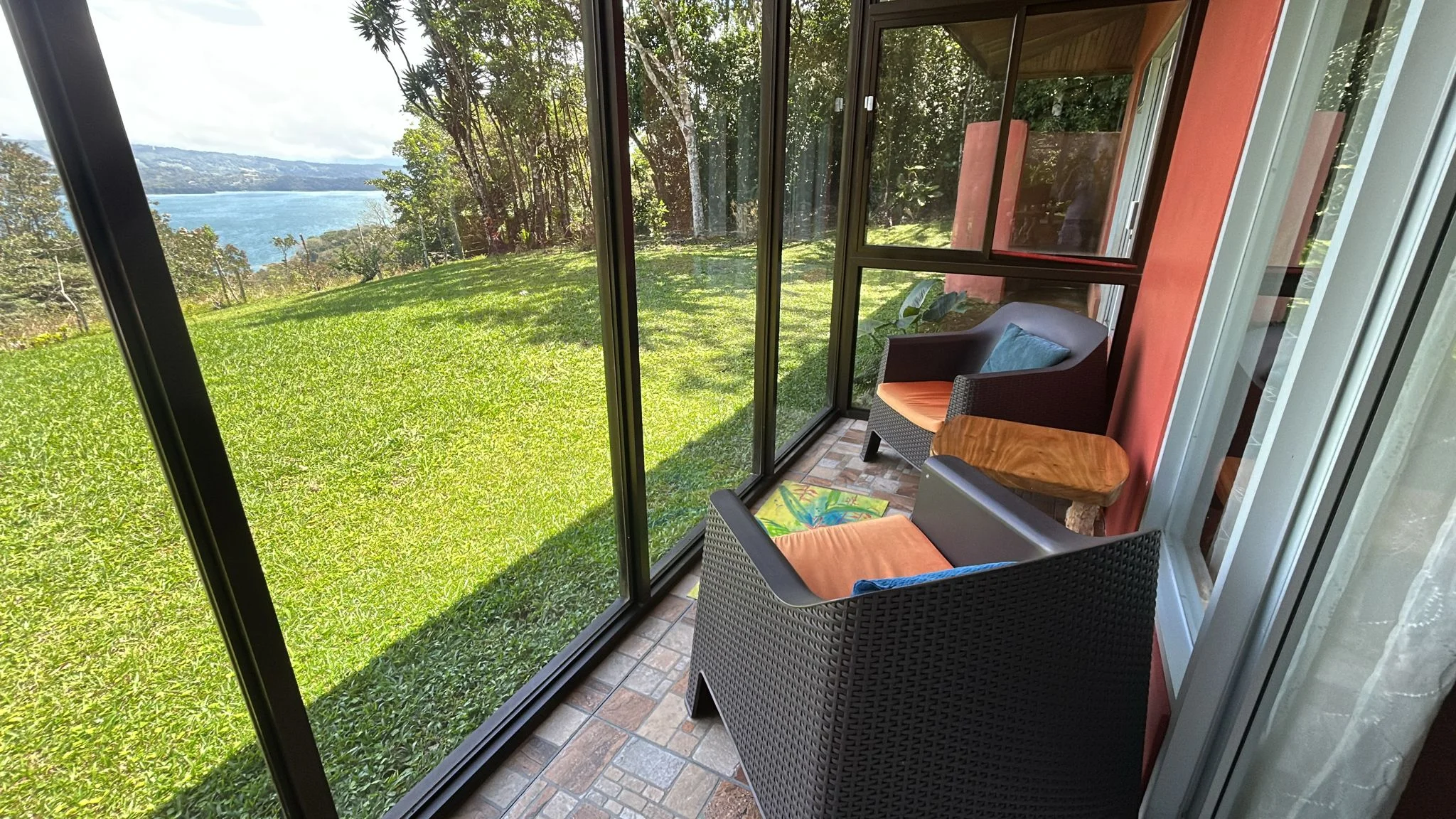 Peaceful 3BD / 2BA Home on 12164 m² (3.01 Acre) with Lake & Volcano Views  photo 7