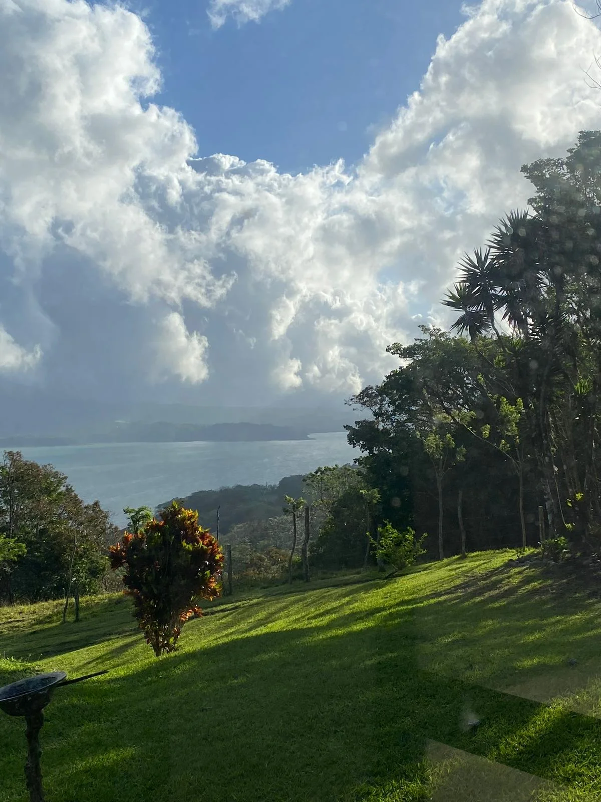 Peaceful 3BD / 2BA Home on 12164 m² (3.01 Acre) with Lake & Volcano Views  photo 26