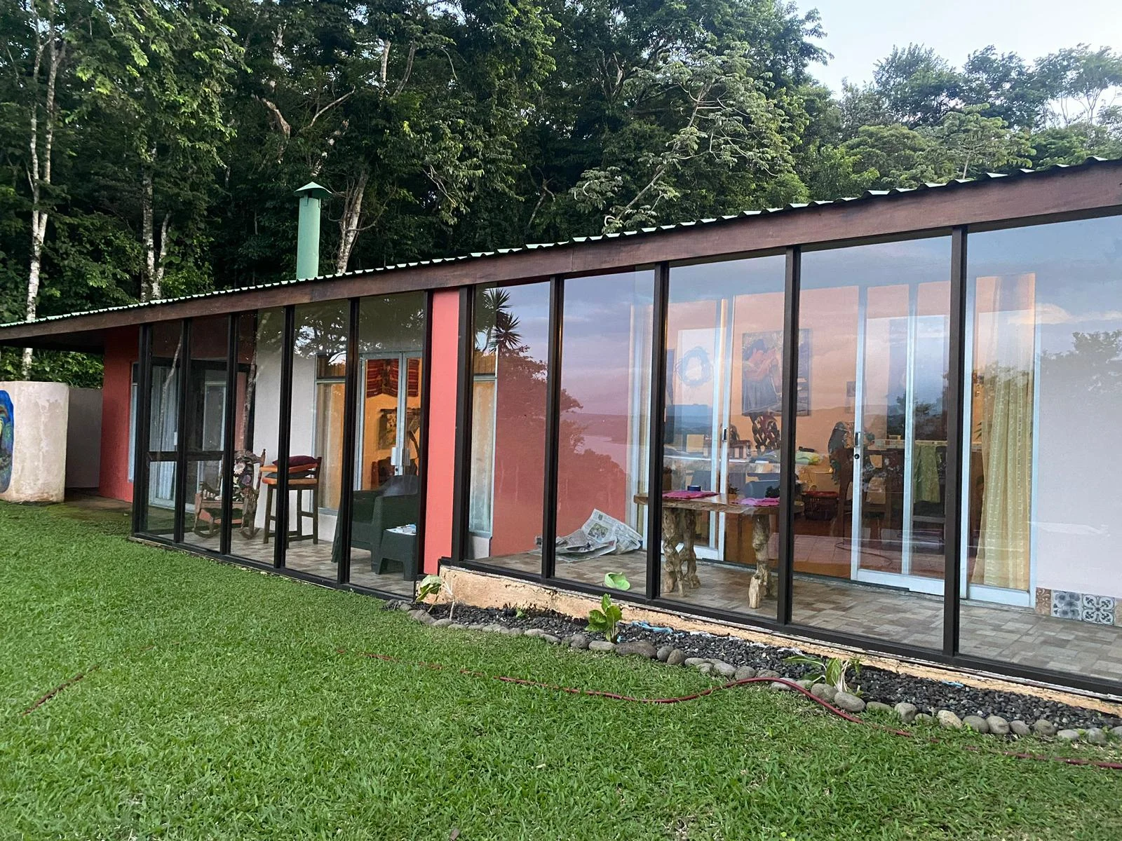 Peaceful 3BD / 2BA Home on 12164 m² (3.01 Acre) with Lake & Volcano Views  photo 3