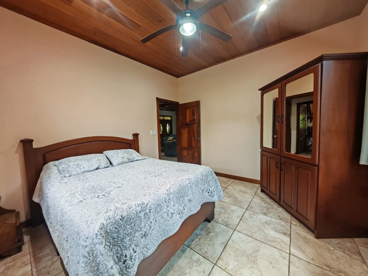 Lovely 3BD/2BA Home on 0.25 Acres with Security & Fruit Trees in Tronadora photo 25