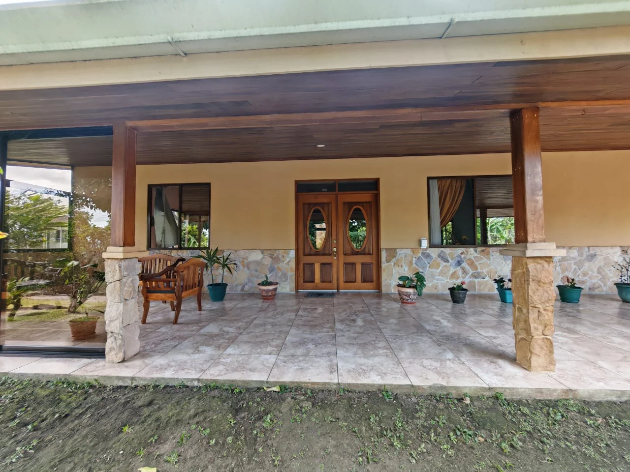 Lovely 3BD/2BA Home on 0.25 Acres with Security & Fruit Trees in Tronadora photo 4