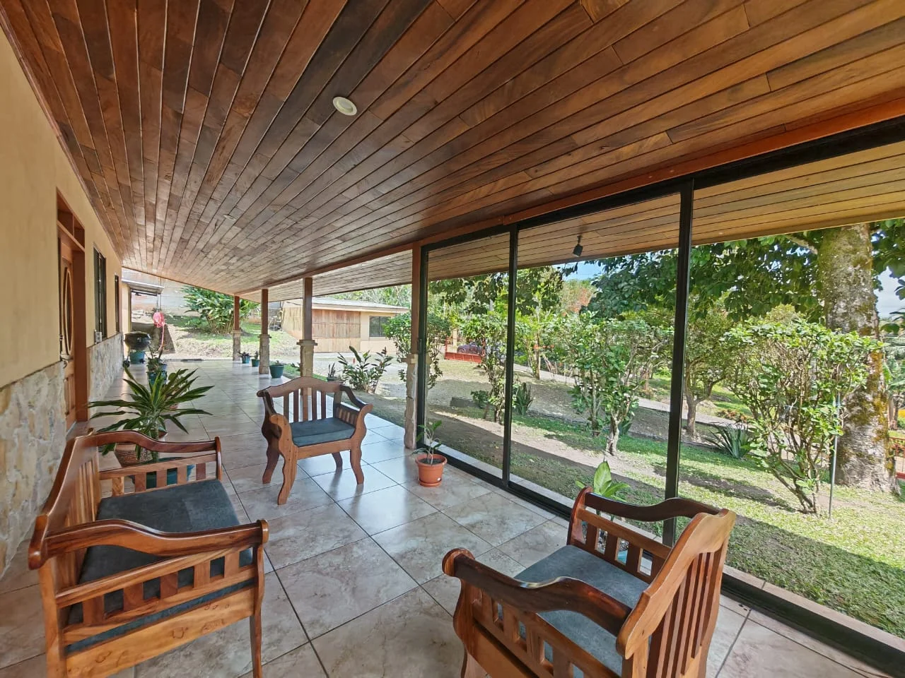 Lovely 3BD/2BA Home on 0.25 Acres with Security & Fruit Trees in Tronadora photo 5