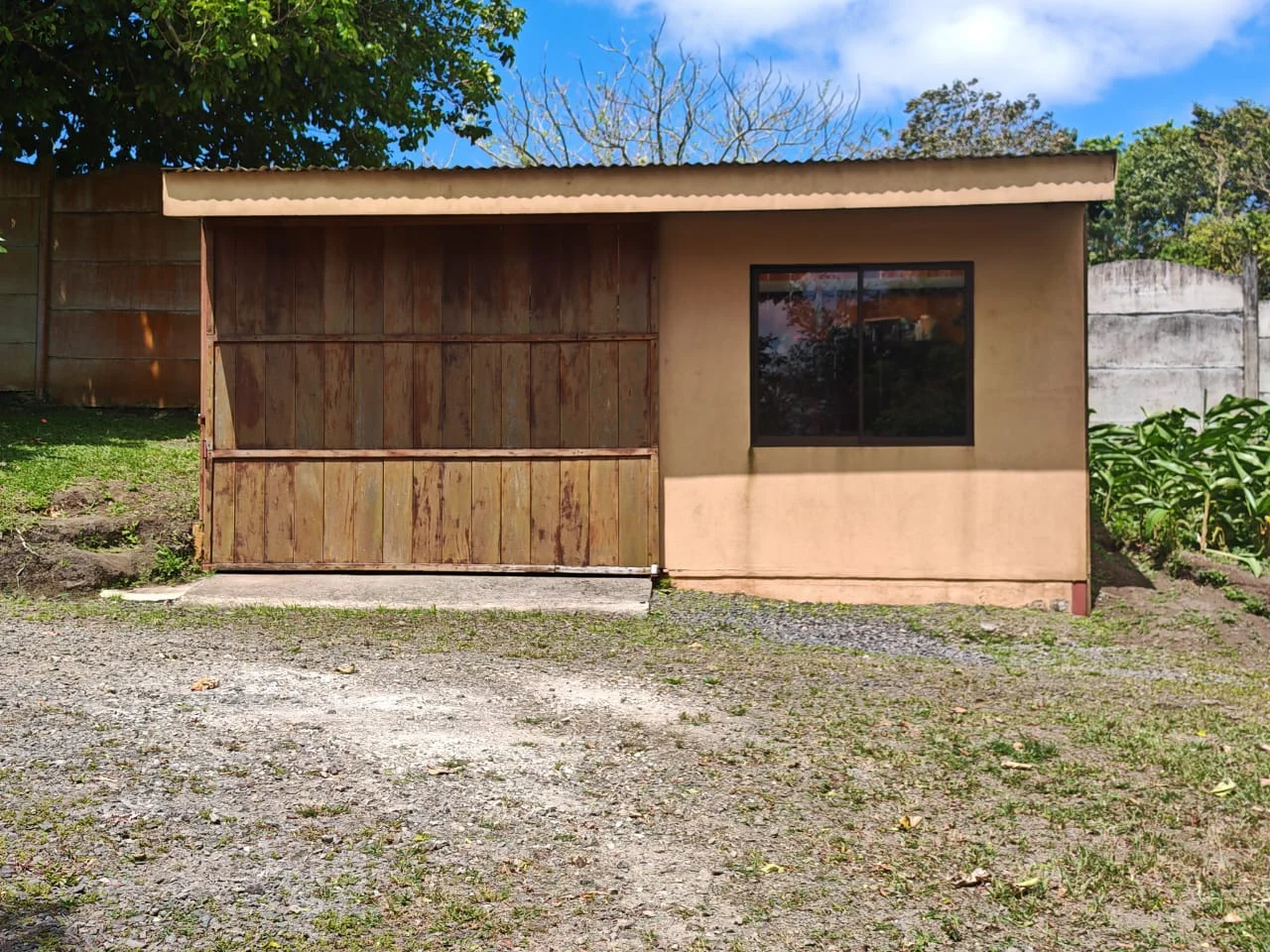 Lovely 3BD/2BA Home on 0.25 Acres with Security & Fruit Trees in Tronadora photo 33